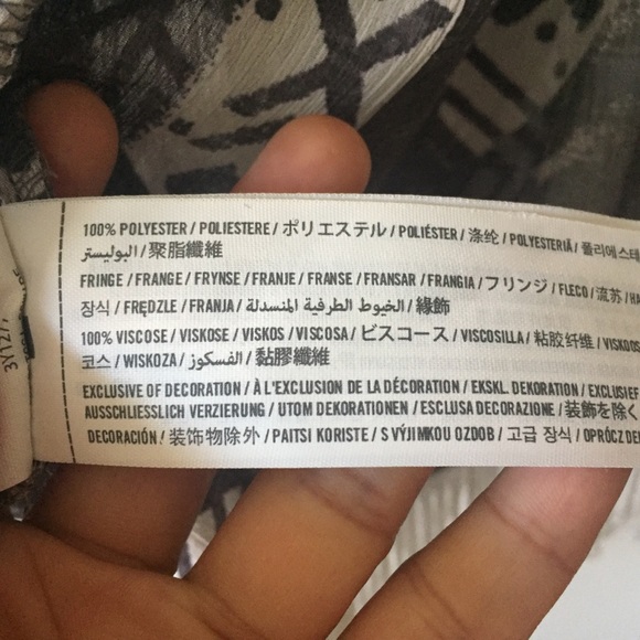 Hollister Flowy Tassel Sheer Kimono Top - Picture 7 of 7